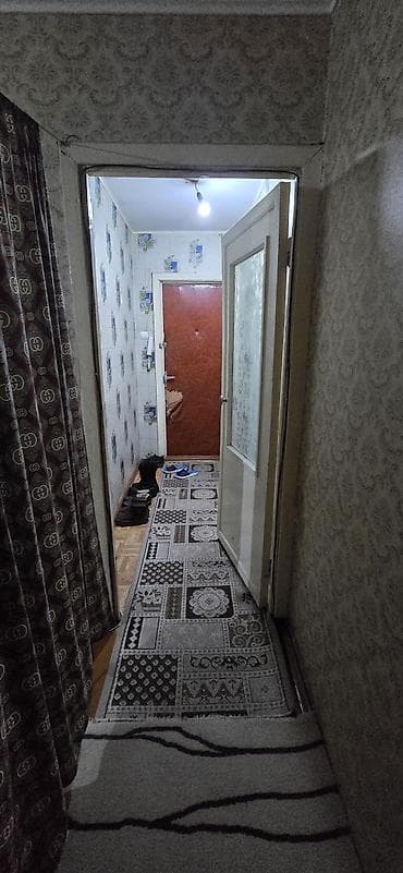 подселение 3500: С подселением жаныма 1 студентка кыз керек. Баасы 7500 коммуналка — 1