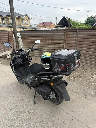 gsx 200: Тип скутера Yamaha, 200 куб. см, Бензин — 4