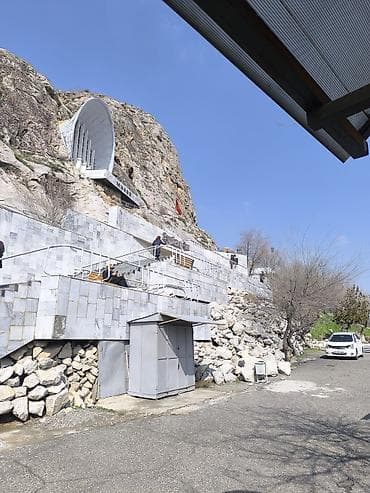 Экскурсия к пещерному комплексу/мавзолею в скале с панорамными видами at lalafo.kg Экскурсия к пещерному комплексу/мавзолею в скале с панорамными видами