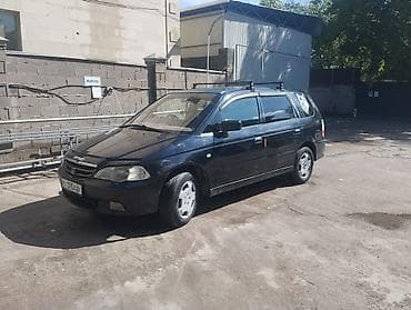 зад: Honda Odyssey: 2000 г., Минивэн — 3