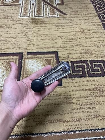 стеклоподъёмник 124: Ручка стеклоподъёмника (ручной привод) для автомобиля.От Мерса W124 — 1