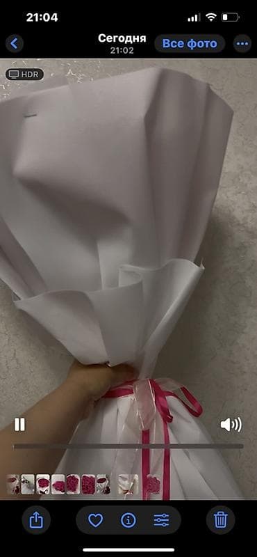 розы: Букет из малиновых роз метровые в стильной бумажной упаковке - — 6