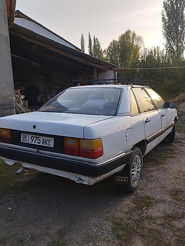 Audi 100: 1987 г., 1.8 л, Механика, Газ, Седан