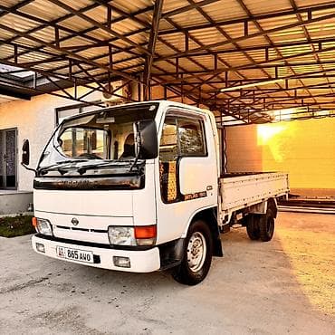 борта: Грузовик, Nissan, Стандарт, 3 т, Б/у — 3