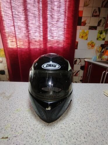 шины для велосипедов: Размер М шлем целый только краска в местах отошла и Визер поцарапан — 1