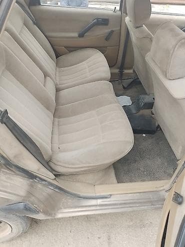 Транспорт: Volkswagen Passat: 1988 г., 1.8 л, Бензин, Седан — 3