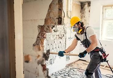 Услуги по строительству и ремонту: Демонтаж любой сложности и вывоз строительного мусора Работаем на — 1