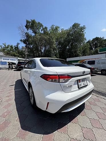 coroll: Toyota Corolla: 2022 г., 1.8 л, Вариатор, Гибрид, Седан — 4