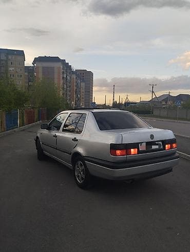 вента: Volkswagen Vento: 1995 г., 1.8 л, Механика, Бензин, Седан — 2