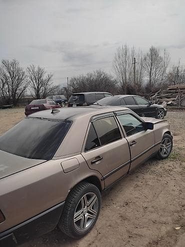 camry 2020: Mercedes-Benz W124: 1989 г., 2 л, Ручные, Бензин, Седан — 7