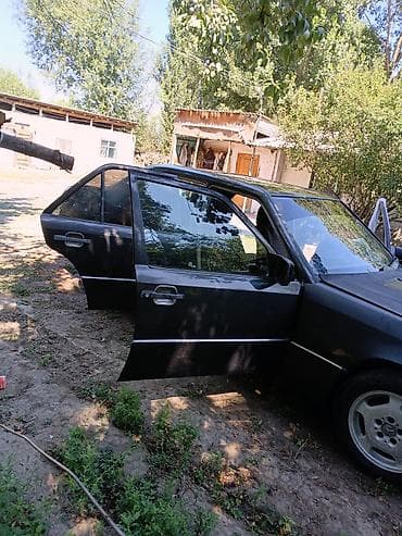 Mercedes-Benz W124: 1988 г., 2.3 л, Механика, Бензин, Седан