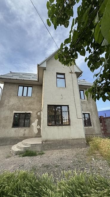 Недвижимость: Продаётся двухэтажный дом с мансардным этажом на огороженном участке — 1