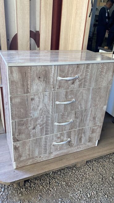 тумбы комоды с зеркалом: Комоды 
Разные цвета 
Всегда в наличии — 10