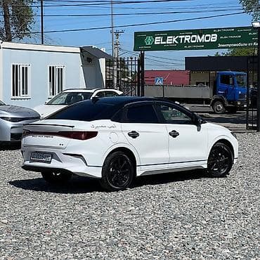 срочно дешево: BYD E3: 2020 г., 0.1 л, Автомат, Гибрид, Седан — 5