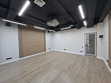 Коммерческая недвижимость: Продажа офисов 90 м², С ремонтом, Бизнес центр, 7 этаж — 10