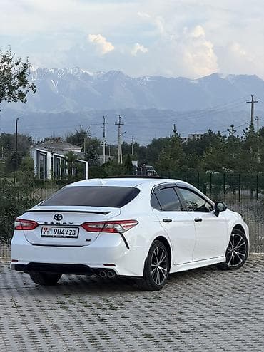 Транспорт: Toyota Camry: 2018 г., 2.5 л, Автомат, Бензин, Седан — 2