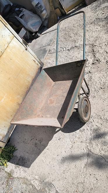 Садово-строительная тачка и тележка, Стальная, Двухколесная, Б/у at lalafo.kg Садово-строительная тачка и тележка, Стальная, Двухколесная, Б/у
