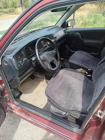 Продажа авто: Volkswagen Golf: 1993 г., 1.8 л, Механика, Бензин, Хэтчбэк — 5