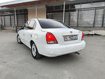 mazda 623: Hyundai Avante: 2001 г., Седан — 5