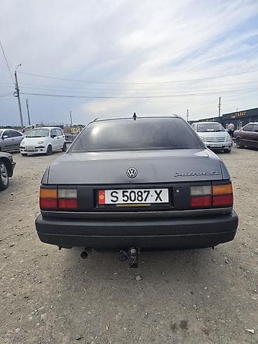 passat variant: Volkswagen Passat: 1988 г., Седан — 4