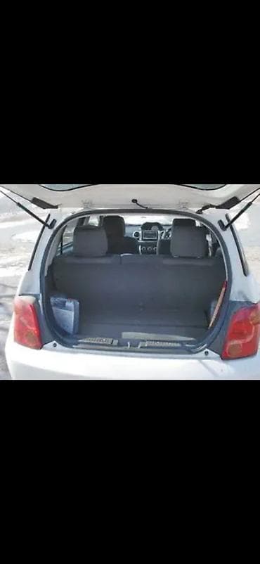 Toyota Ist: 2003 г., 1.5 л, Автомат, Бензин, Хэтчбэк — 2