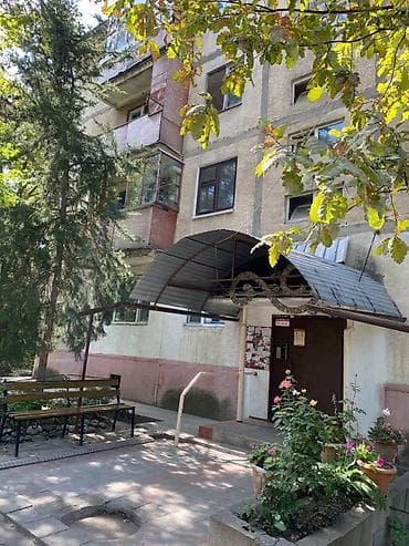 Квартиры: 1 комната, 32 м², 9 мкр 104 серия, 1 этаж — 9