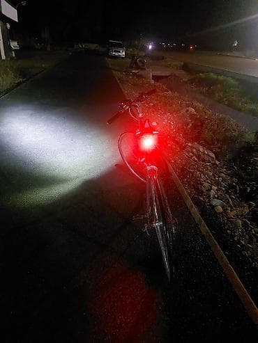 Спорт и хобби: Велосипед со световым комплектом для ночных поездок. - Тип — 2