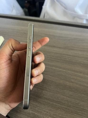 nokia e50: IPhone 15 Pro, Б/у, 128 ГБ, Natural Titanium, Чехол, 85 % — 2