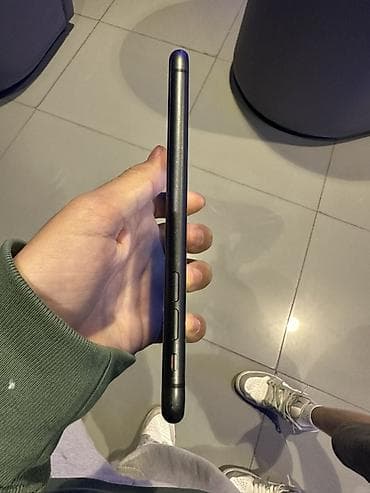 poco g4: IPhone 11, Черный — 5