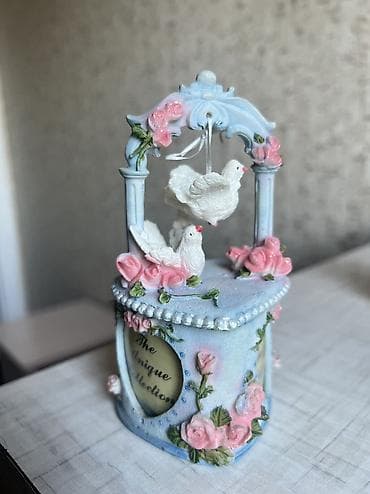 одноразовая посуда для торта: Шкатулки новые керамика по 500 сом Фигурка влюбленные керамика 200 с — 5