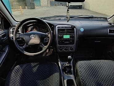 Унаа: Toyota Avensis: 2001 г., 2 л, Кол менен иштөөчү, Дизель, Универсал — 10