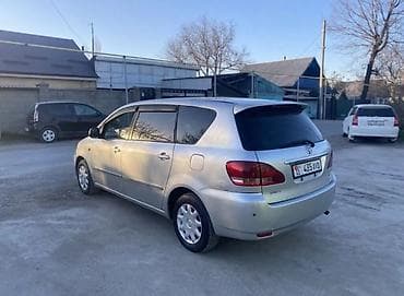 японский трактора: Toyota Ipsum: 2001 г., 2.4 л, Автомат, Бензин, Минивэн — 4
