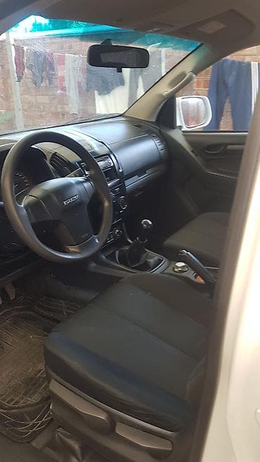 Продажа авто: Isuzu D-Max: 2019 г., 0.3 л, Механика, Дизель, Пикап — 5