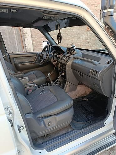 rang rover: Mitsubishi Pajero: 1993 г., Ручные, Бензин, Внедорожник — 7