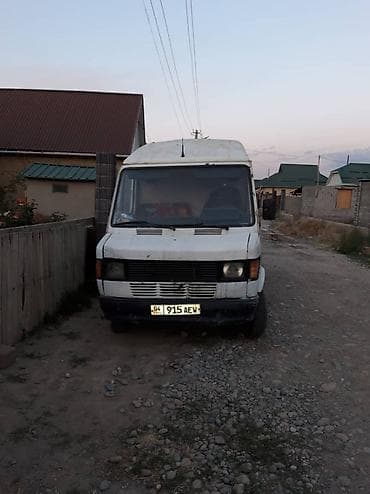 Mercedes-Benz Спринтер: 1988 г., 2.3 л, Механика, Дизель, Фургон