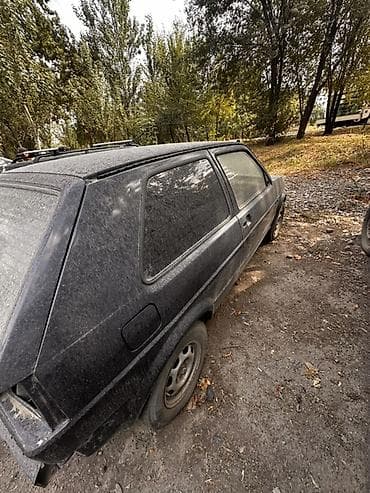 Продажа авто: Автомобиль хэтчбек 3‑дверный, компакт‑класса. Кузов черного цвета — 3