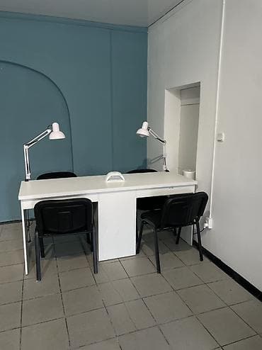 офисный стул: Маникюрный стол на 2 рабочих места 15000сом в наличии 2шт почти новая — 2