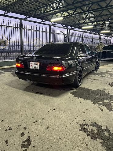 range rover vogue: Mercedes-Benz E-Class: 2001 г., 4.3 л, Автомат, Бензин, Седан — 2