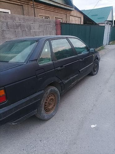 Транспорт: Volkswagen Passat: 1988 г., 1.8 л, Механика, Бензин, Седан — 4