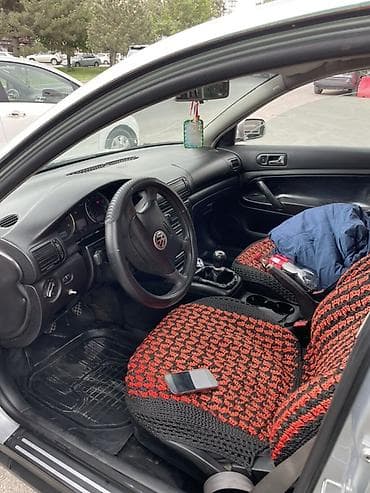 Продажа авто: Volkswagen Passat: 2002 г., 2 л, Механика, Бензин, Седан — 6