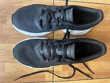 on cloud: Новые Кроссовки On Running черного цвета с контрастной белой подошвой — 2