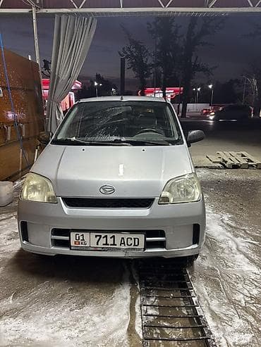 Унаа: Daihatsu Sirion: 2004 г., 1 л, Кол менен иштөөчү, Бензин, Хетчбек — 2