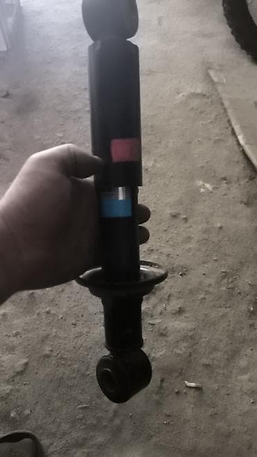 Продаю амортизатор на фуру на кабину в оригинале новый at lalafo.kg Продаю амортизатор на фуру на кабину в оригинале новый