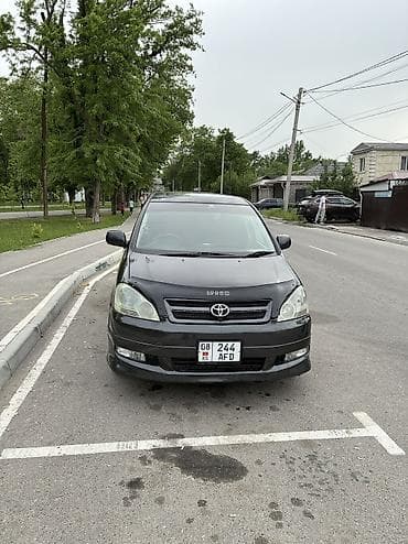 Toyota Ipsum: 2002 г., 2.4 л, Автомат, Газ, Минивэн