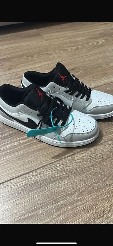 Мужские кроссовки, 42, Nike, Новый, цвет - Серый