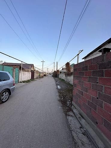 royal construction: Продаётся жилой дом с двором и хозяйственными постройками. - — 2