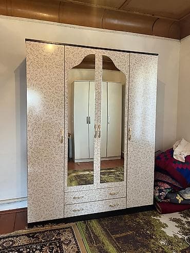 sofa bed: Продается б/у шкаф и кровать по 30000. Кровать выполнена из кара — 1