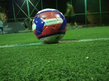 сколько стоит хороший футбольный мяч: Футбольные мячи HUMMEL! Качество: отличная!!! Мячи в наличии! Есть — 1