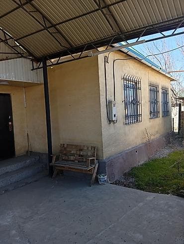 продаю дом с манас: Продаётся частный дом с участком и крытым двором. - Дом одноэтажный — 2