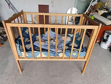 детская кроватка: Продам детскую кроватку есть матрац и одеялко . Всё в хорошем — 5